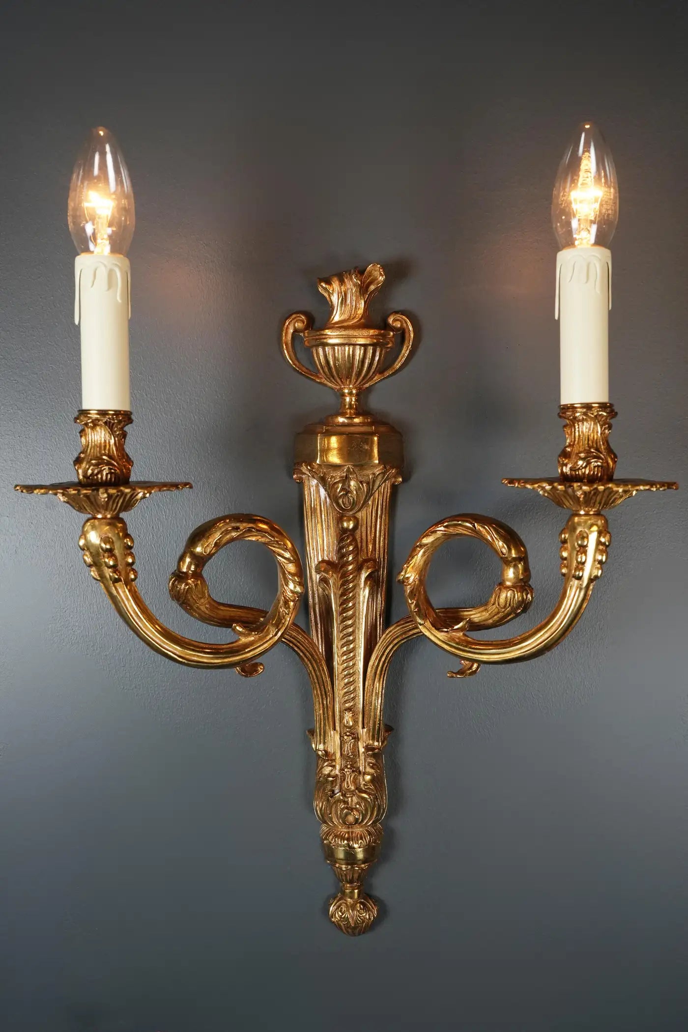 Antique Style Brass Wall Lamp Large Art Deco Tradition Gold Circle Whirl