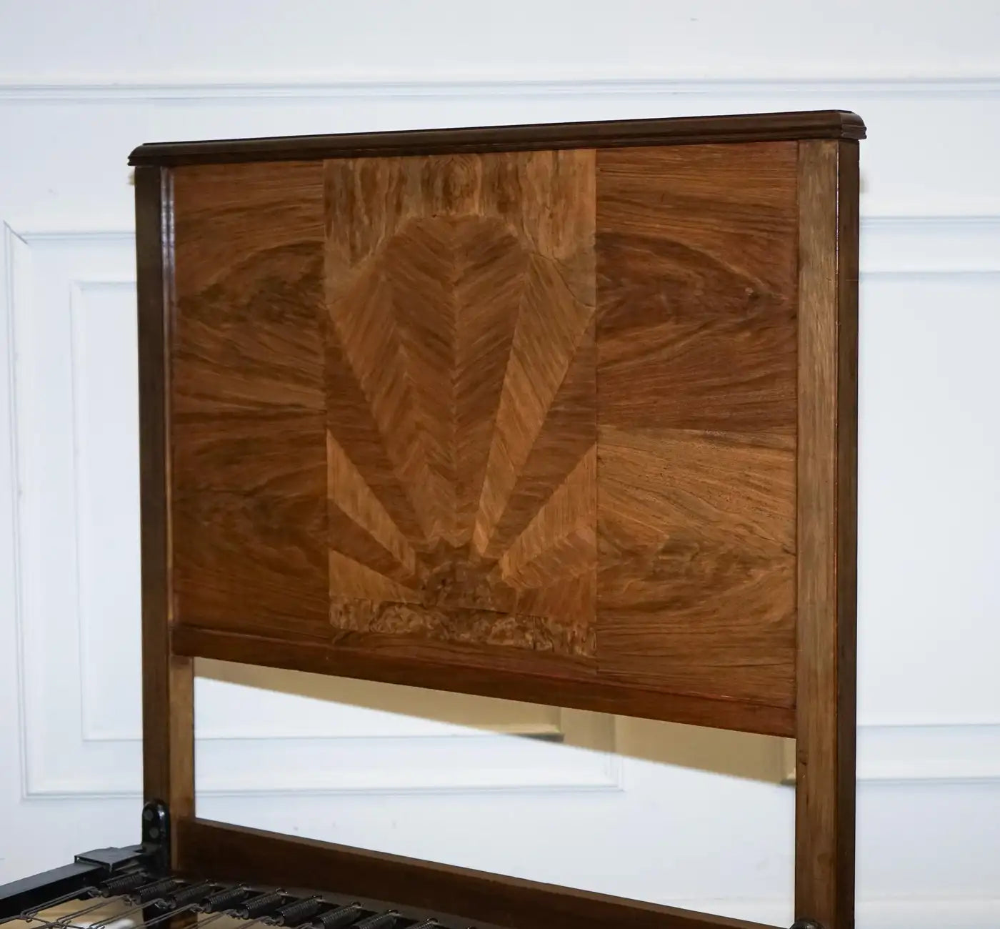 ART DECO BURR WALNUT DECORATIVE INLAID PANELS SiNGLE BED