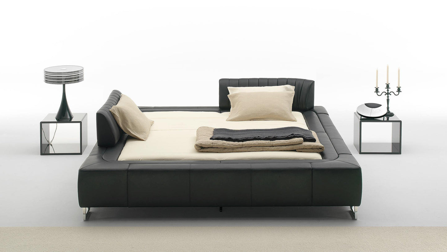 Desede DS-1165 King Size Leather Bed with Swissflex Slat Base