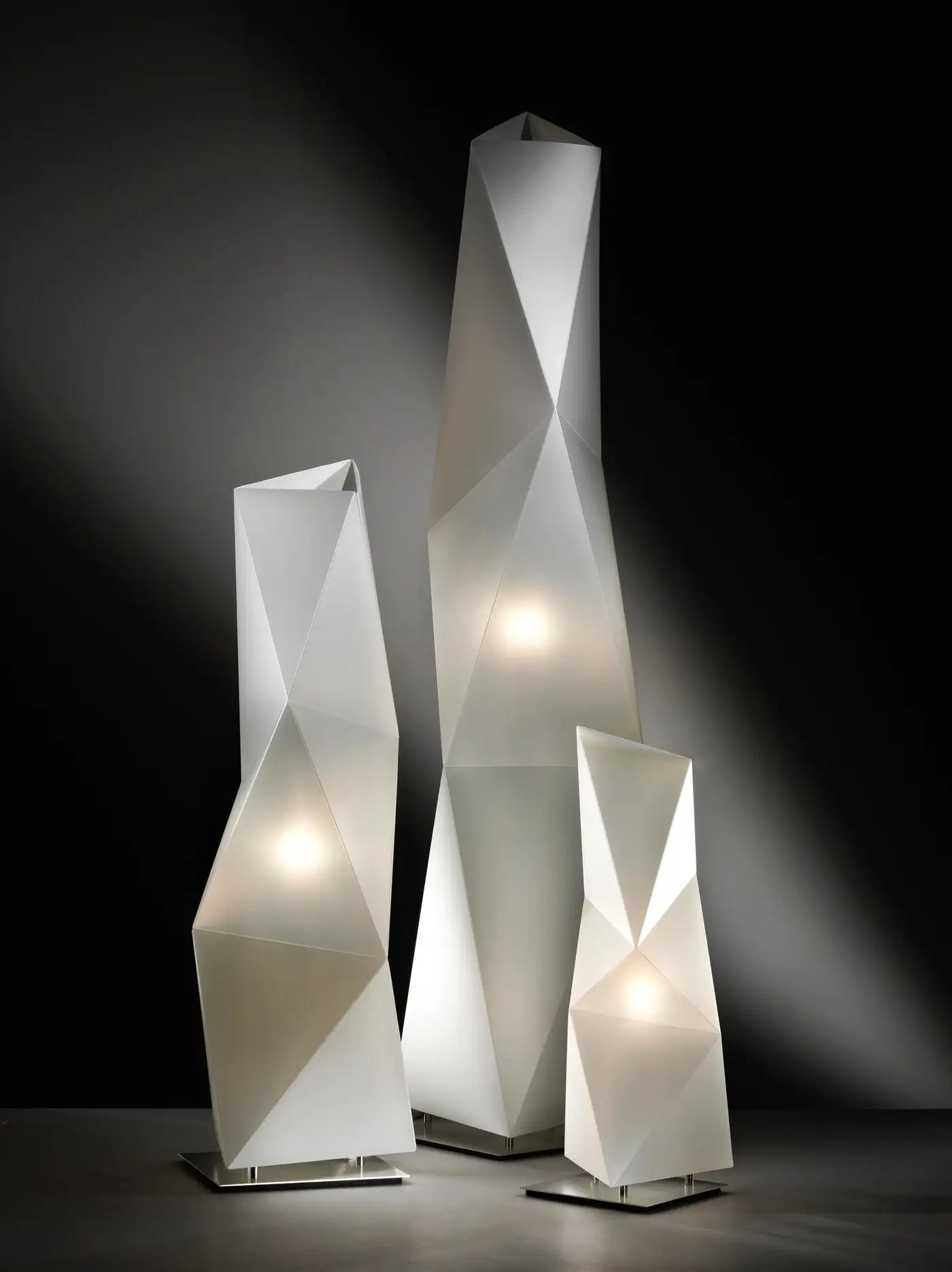 Diamond Floor Light Large in White