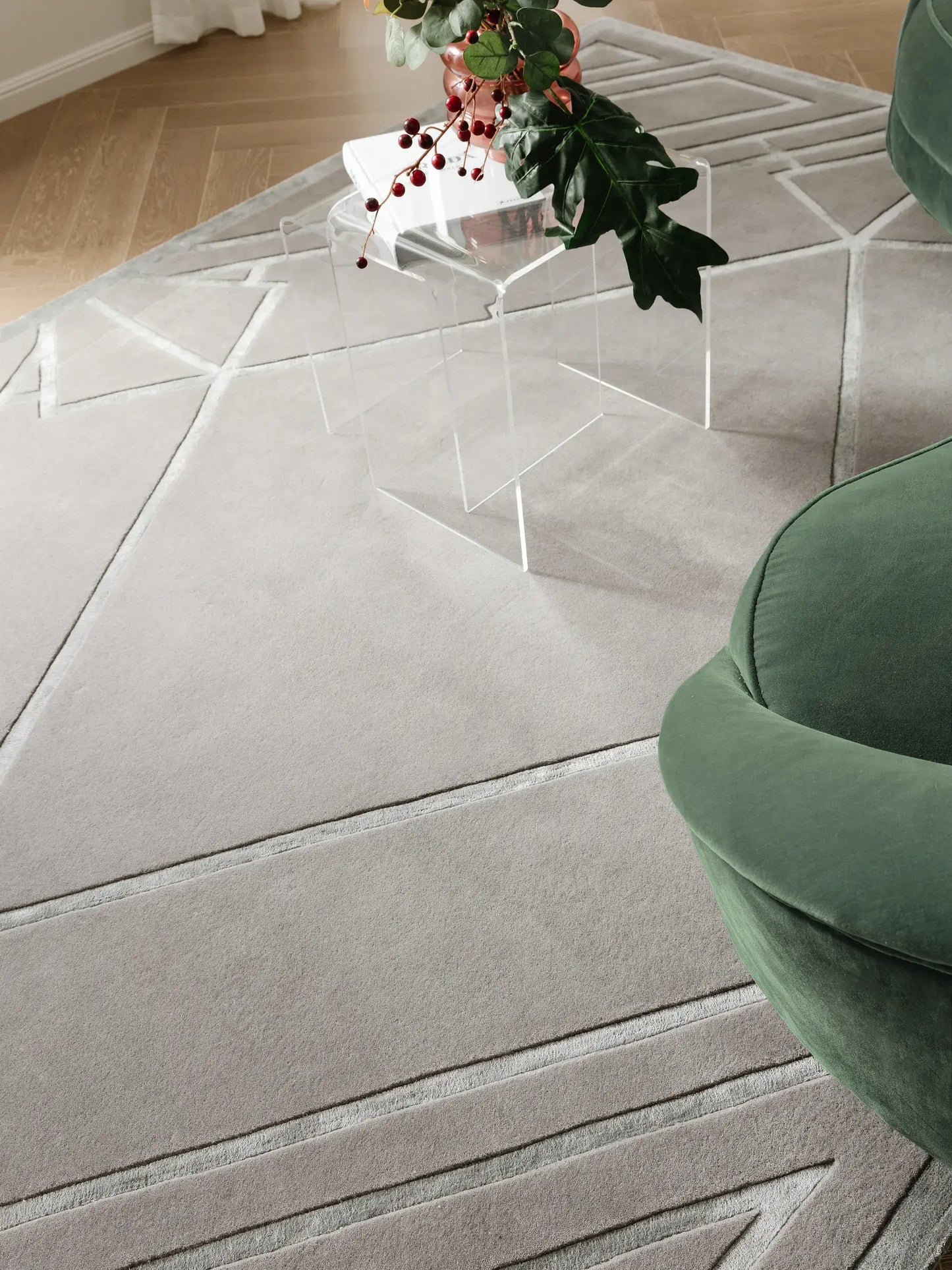 Sophisticated Grey Wool & Lyocell Rug