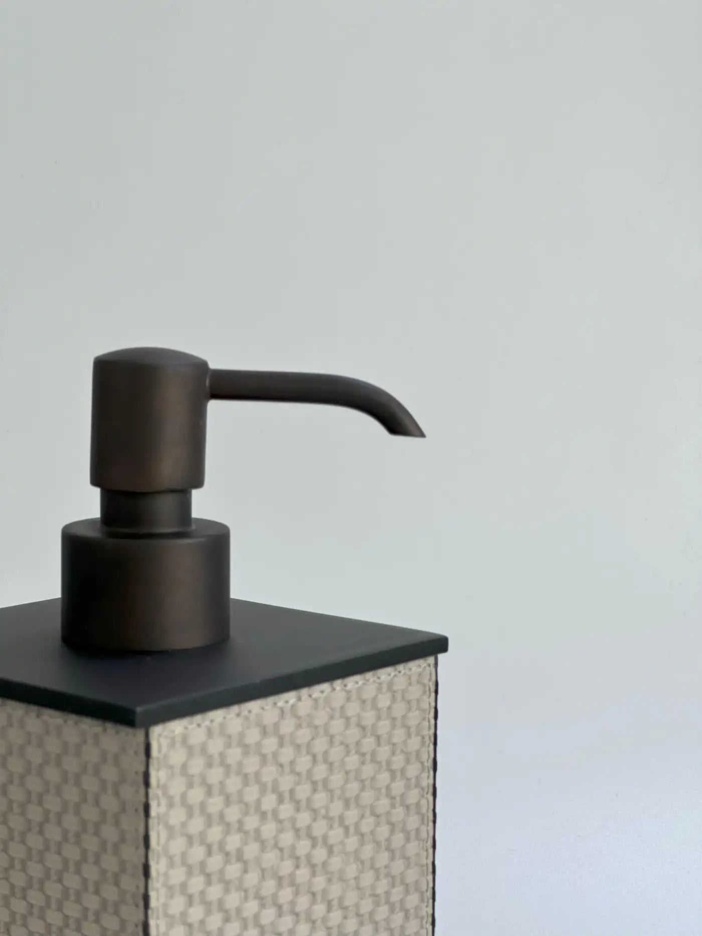 Giobagnara Firenze Bathroom Accessories Set in Taupe Leather and Bronze