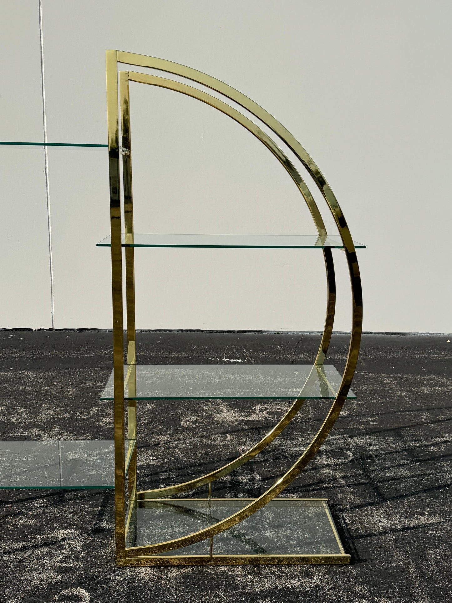 Vintage 1970s Circular Brass & Glass Room Divider Étagère – Mid-Century Modern