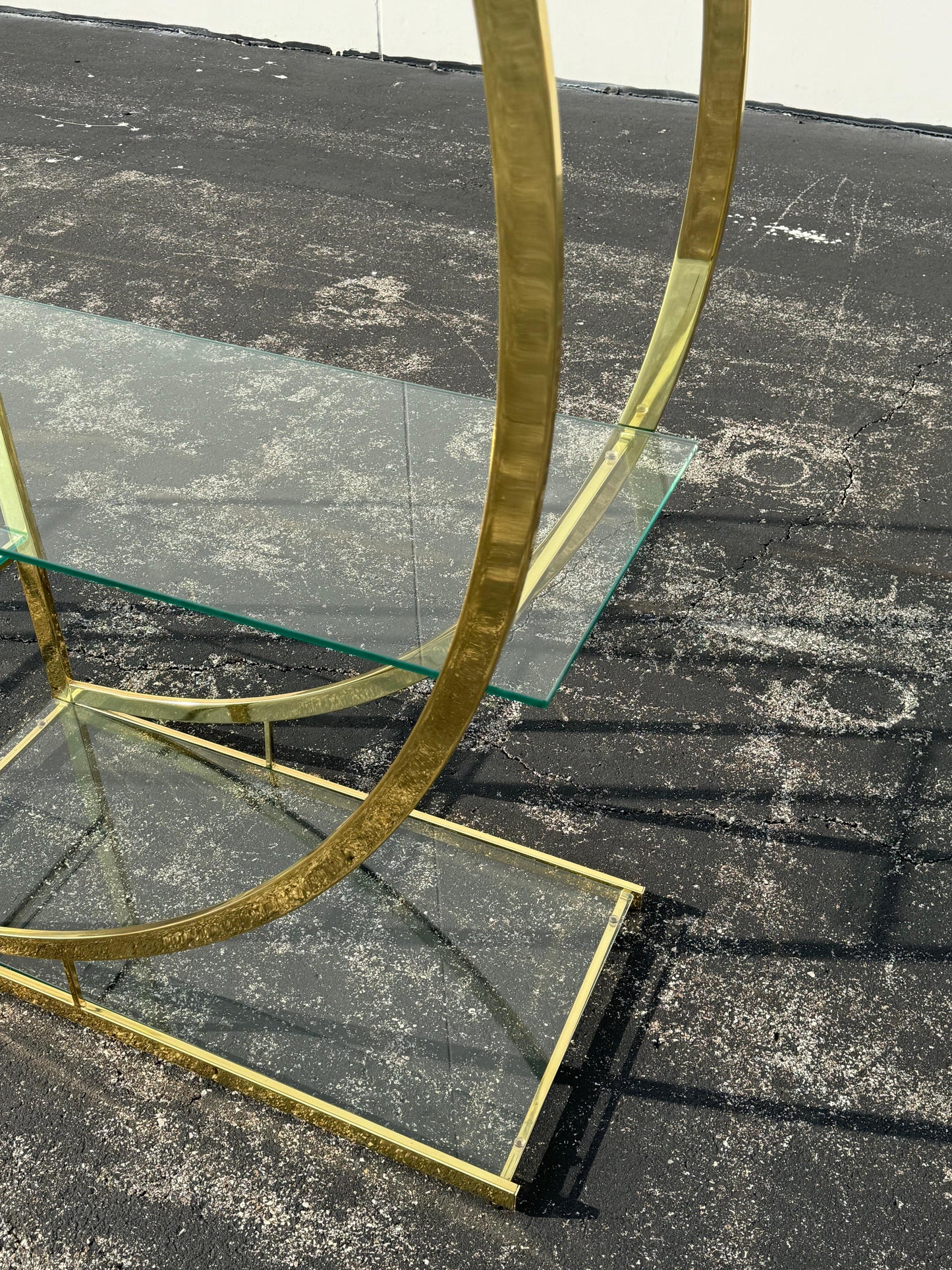 Vintage 1970s Circular Brass & Glass Room Divider Étagère – Mid-Century Modern