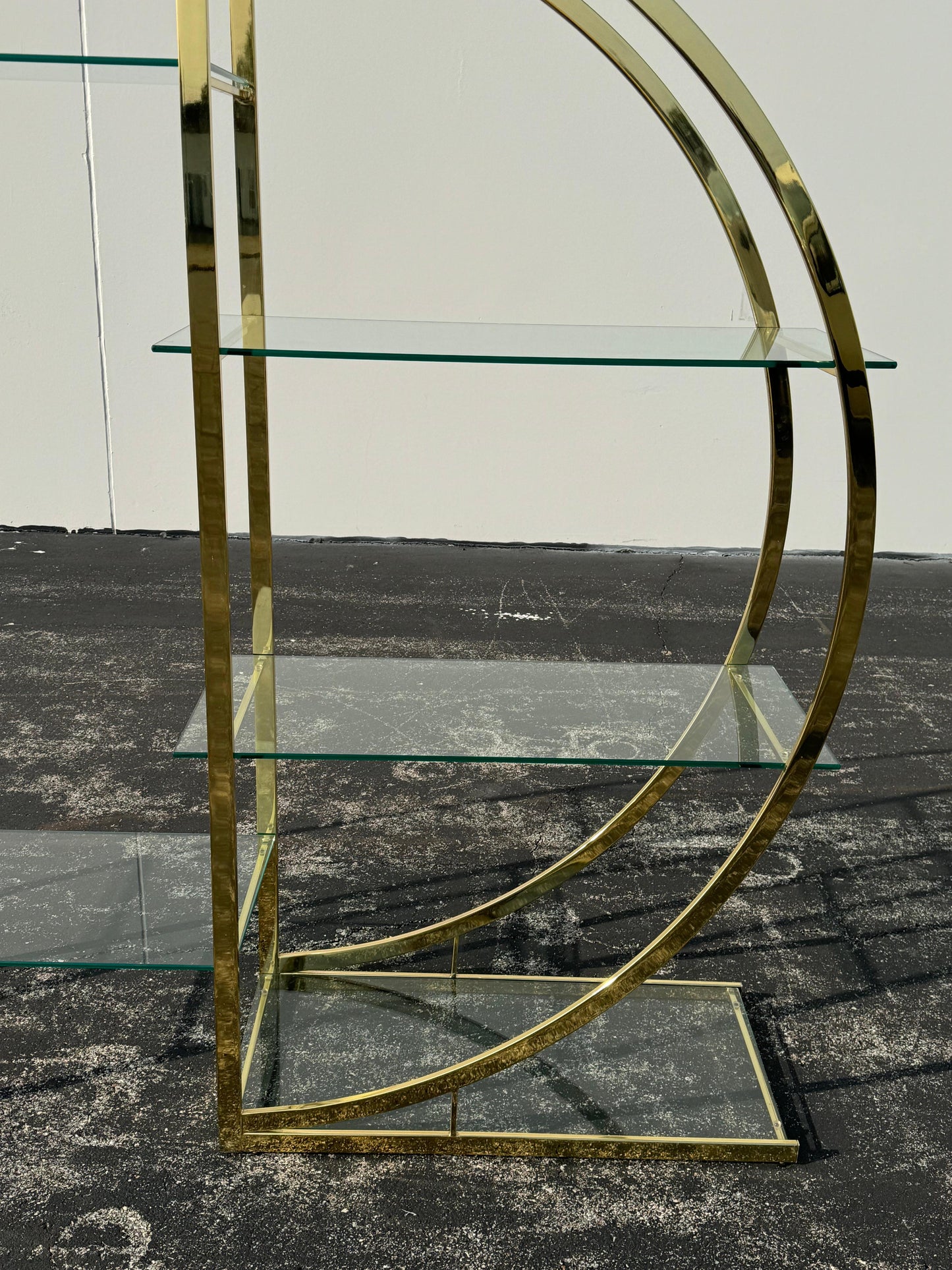 Vintage 1970s Circular Brass & Glass Room Divider Étagère – Mid-Century Modern
