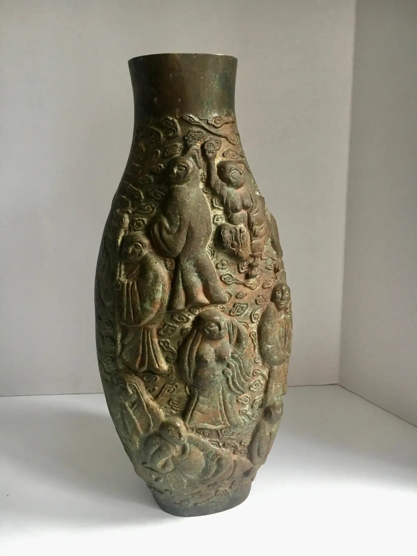 Chinese Bronze Vase with 10 Figures