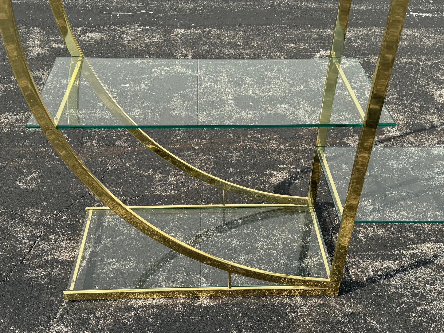 Vintage 1970s Circular Brass & Glass Room Divider Étagère – Mid-Century Modern