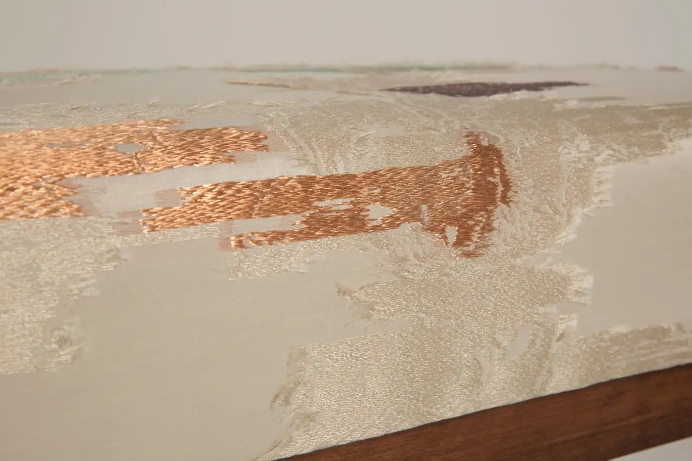 Vintola Studio Bench in Dedar Dalie Papaveri Tulipani Fabric