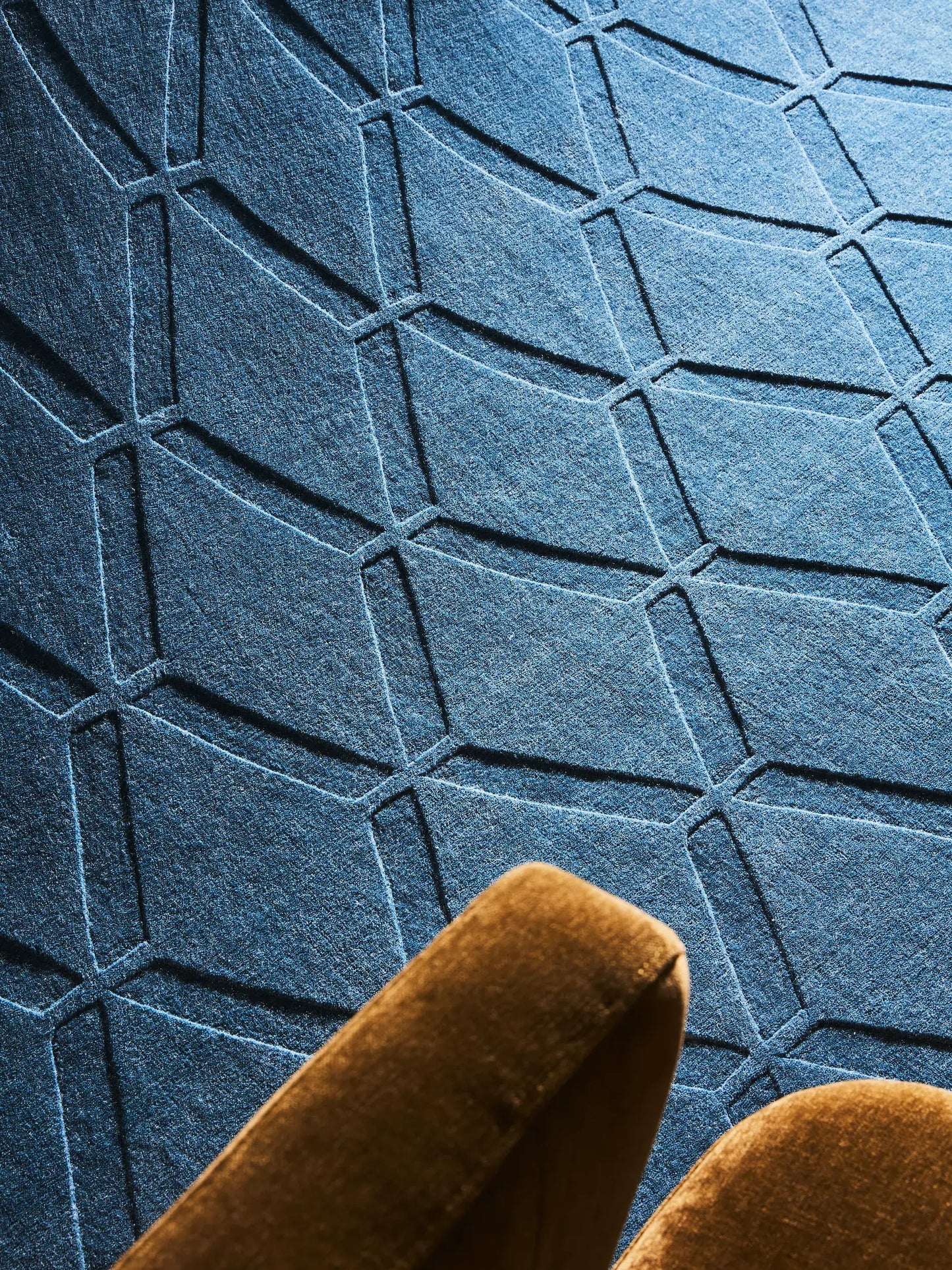 Stylish Blue Wool & Viscose Rug