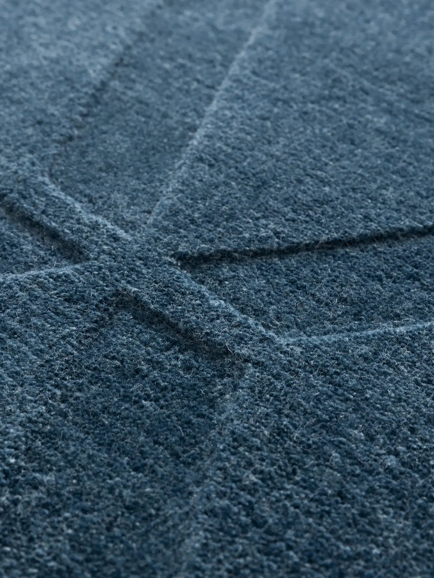 Stylish Blue Wool & Viscose Rug