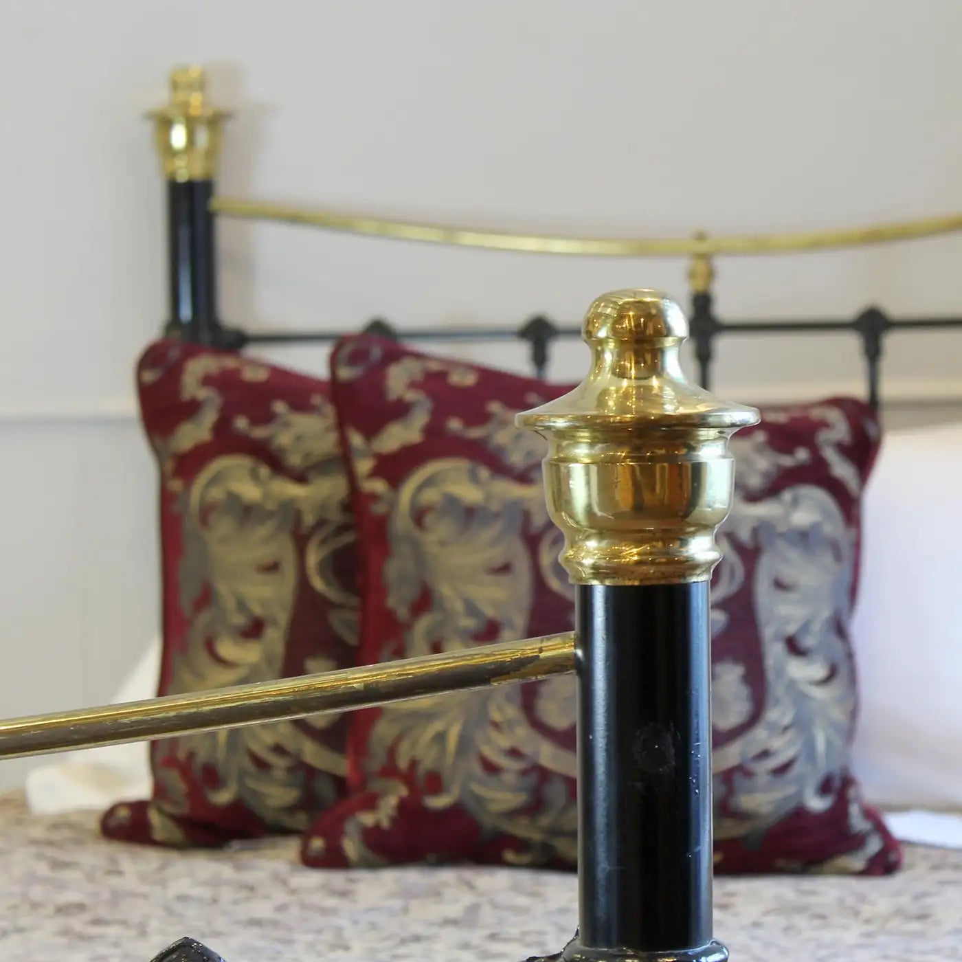 Large Single Black Antique Bed MS77
