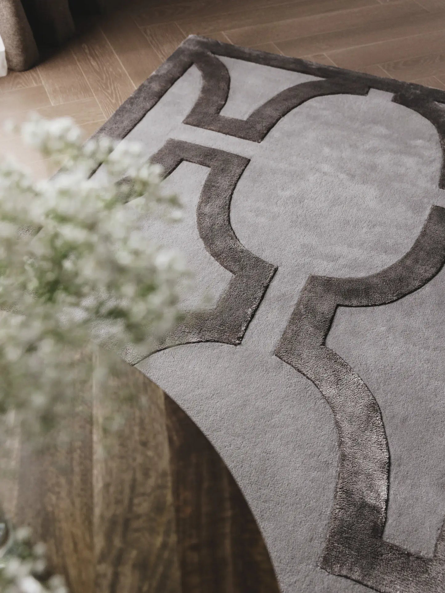 Elegant Charcoal-Grey Wool & Lyocell Statement Rug