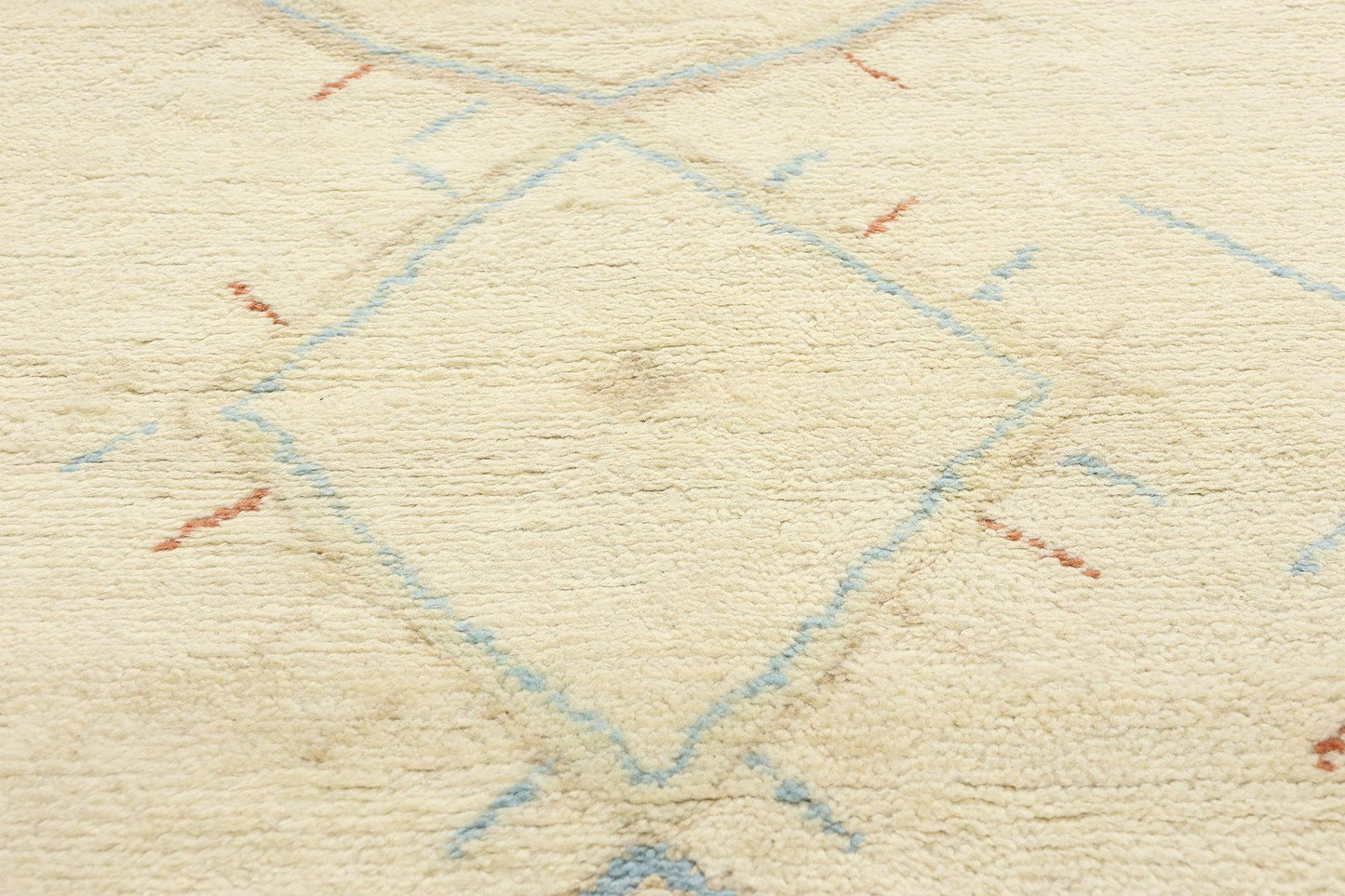 Desert Harmony Modern Moroccan Wool Rug – 254 x 300 cm