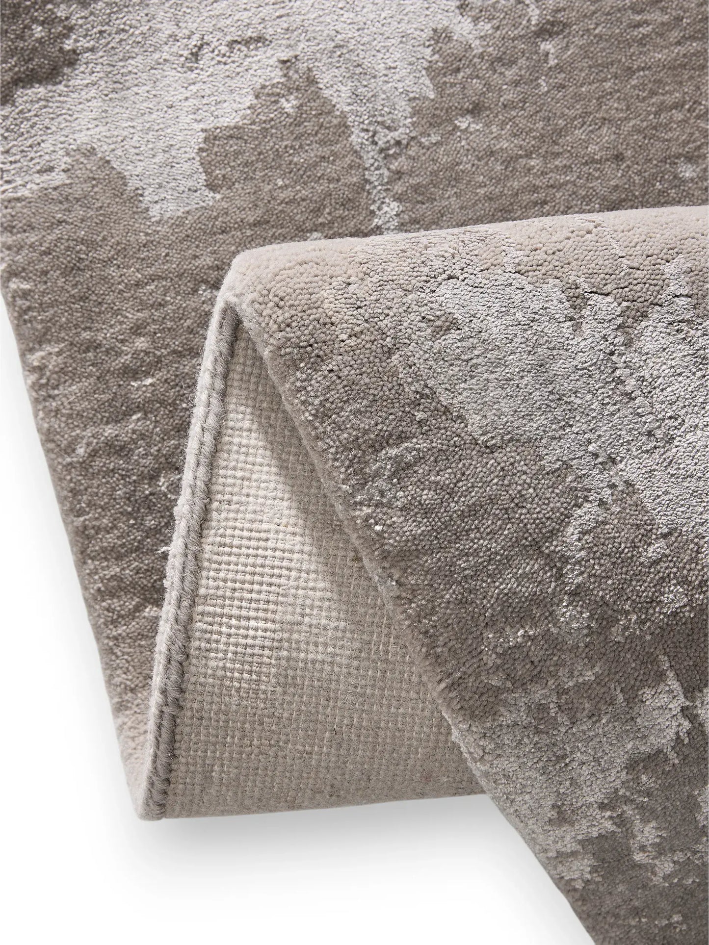 Stylish Grey Viscose & Wool Rug