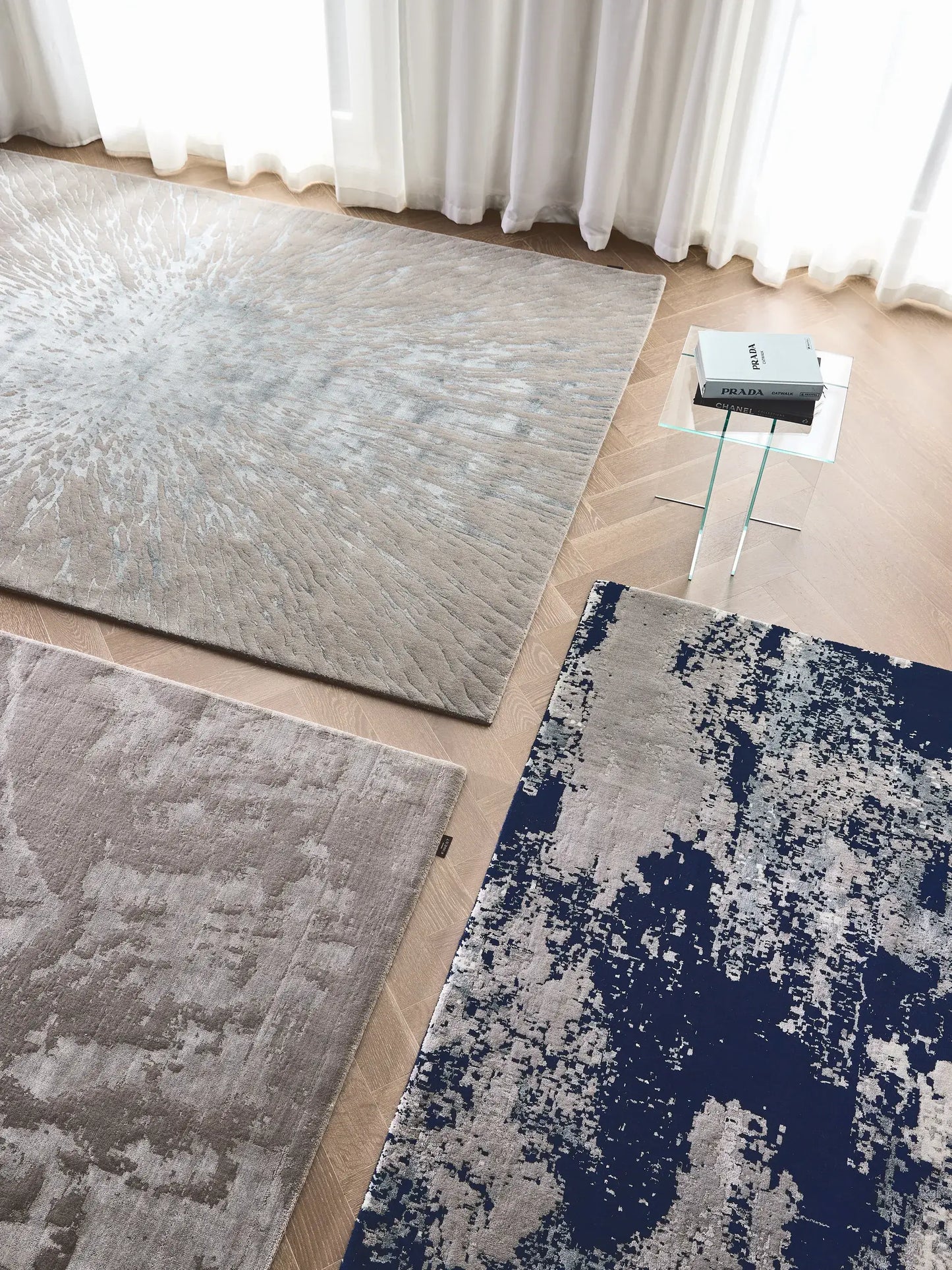 Elegant Blue Wool-Viscose Machine-Woven Rug