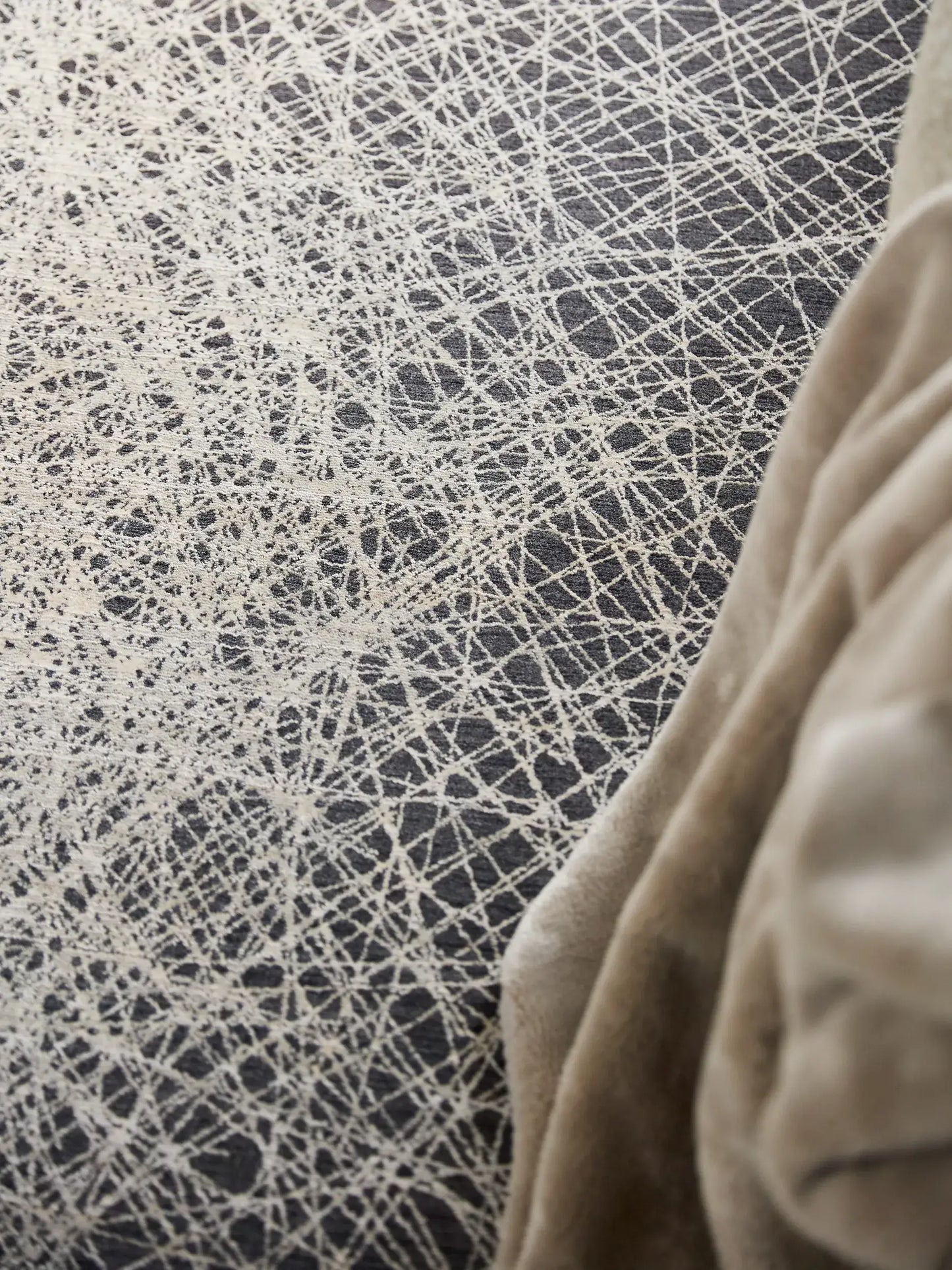 High Quality Nero Charcoal Rug