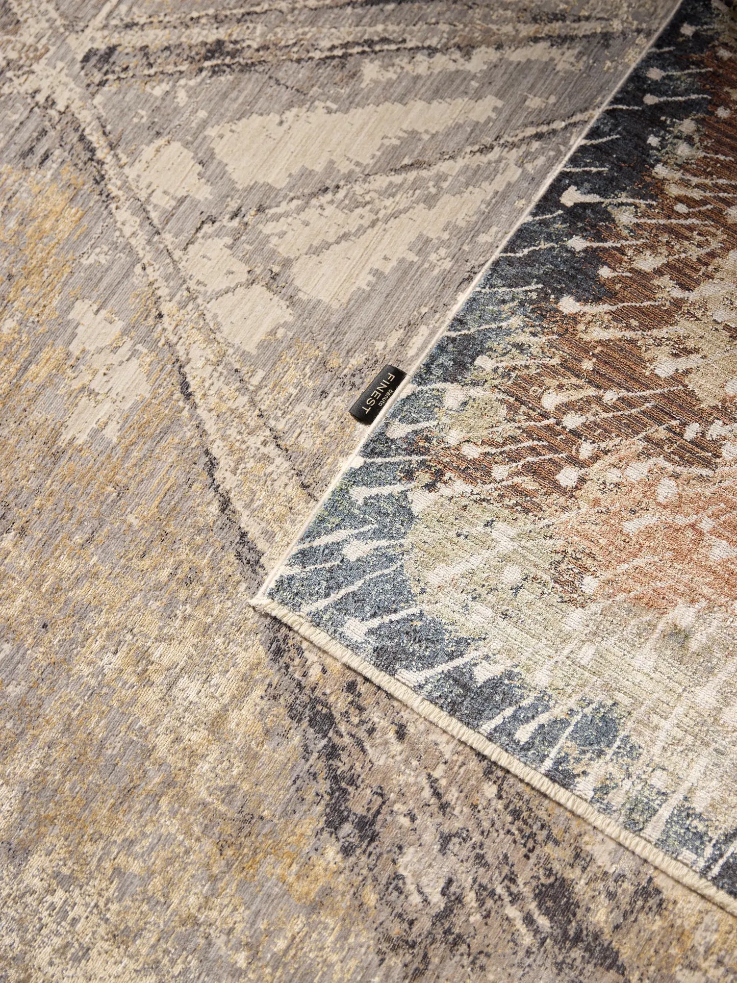 Finest Nero Multicolour Rug