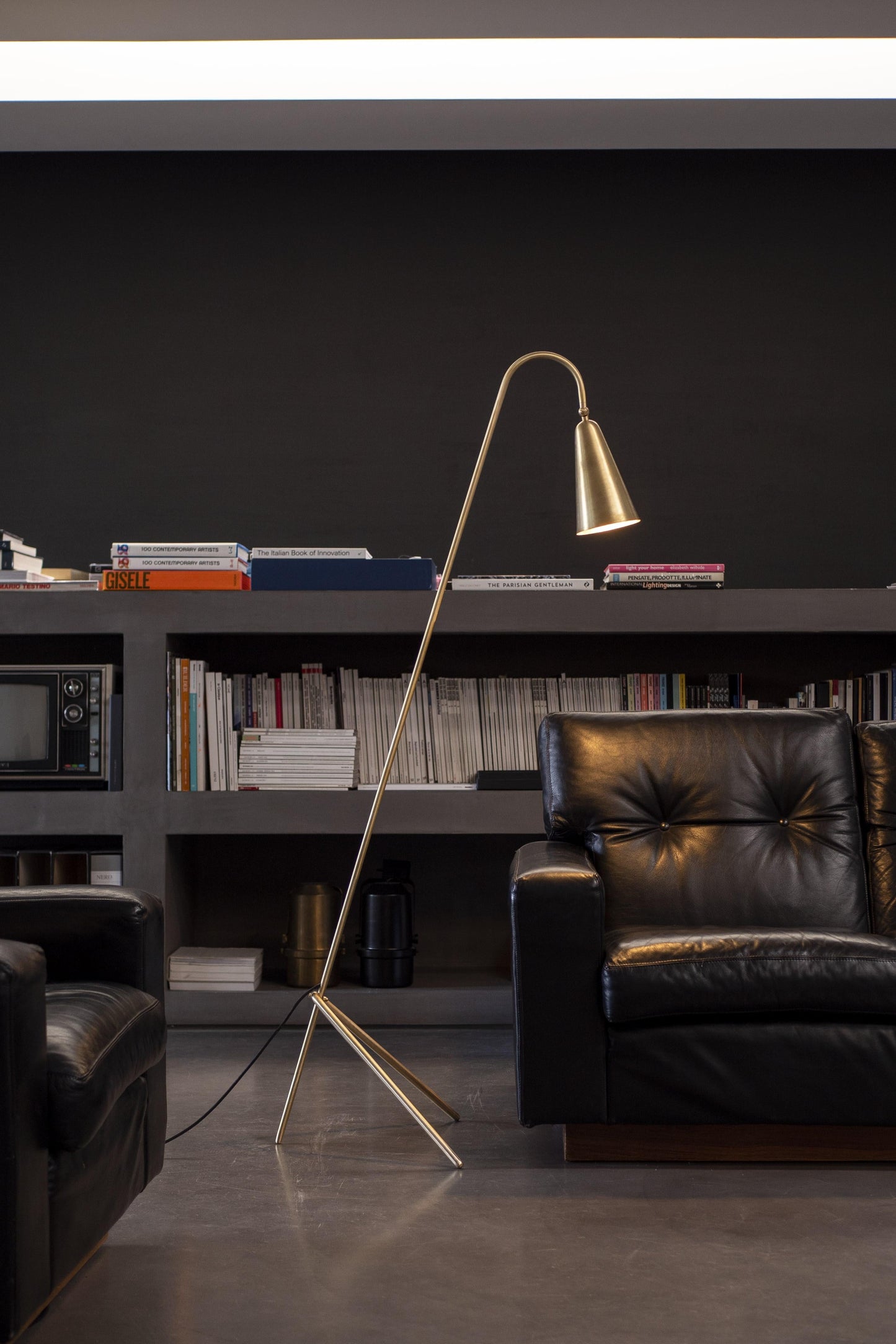 Natural Brass Contemporary-Modern Floor Lamp Handcrafted in Italy