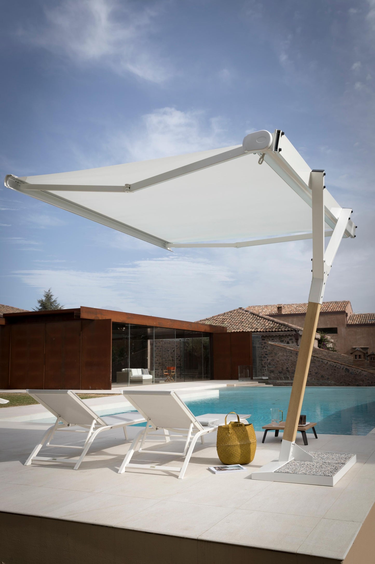 Salento Contemporary Outdoor Parasol with Lateral Support Pole