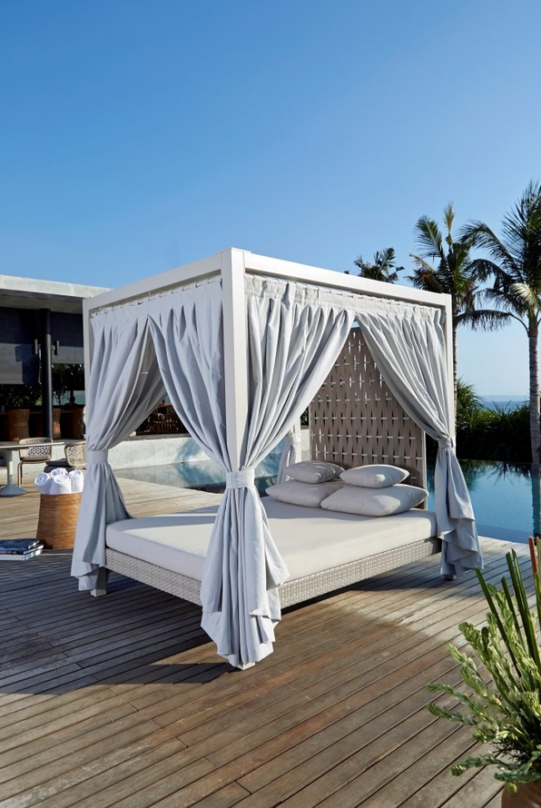 Strips Four Poster Outdoor Daybed