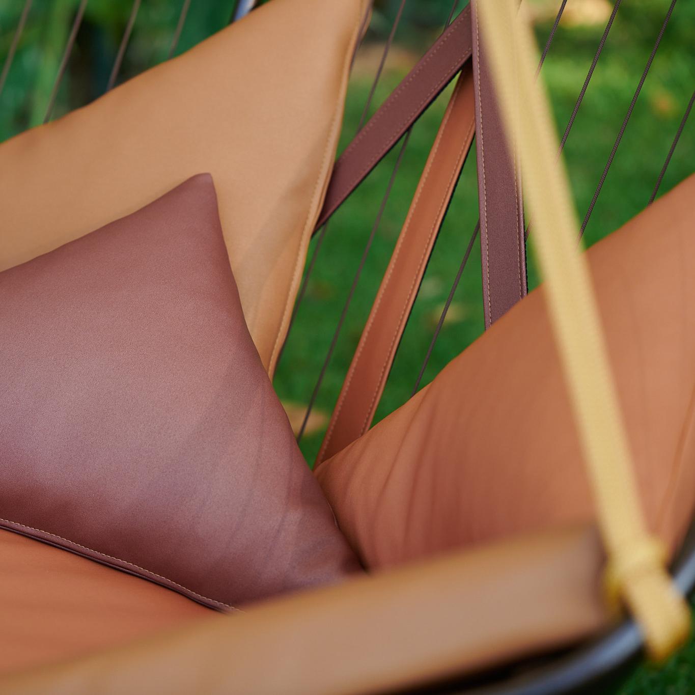 Modern Angular Hanging Chair – Outdoor & Indoor