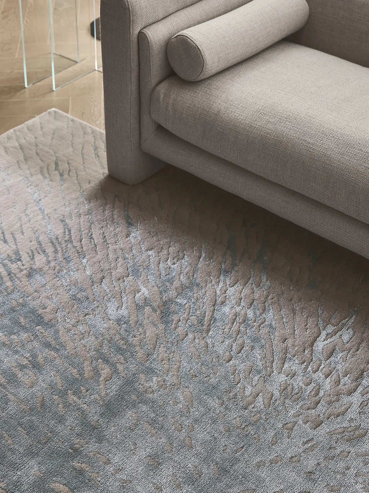 Stylish Blue-Grey Wool & Viscose Rug