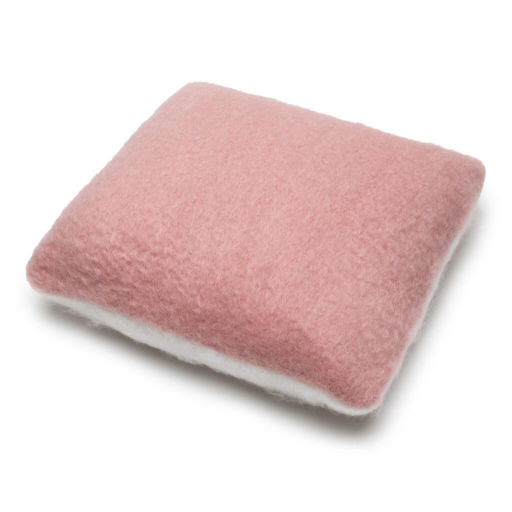 Viso Mohair Pillow Pink & White, 50 x 50 cm