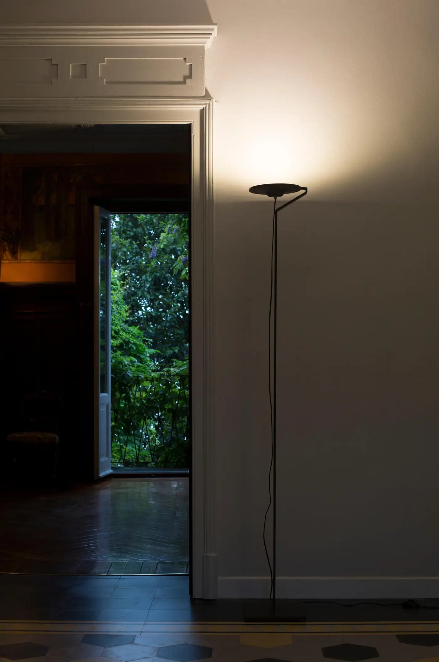 Minimalistic modern floor lamp Vega terra bronze