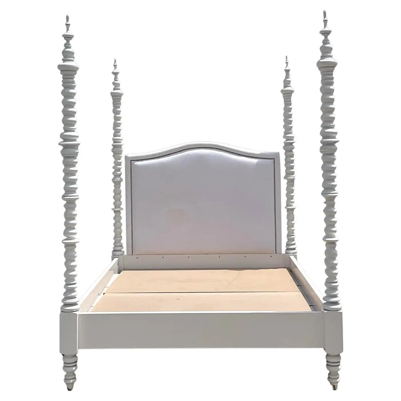 Late 20th Century Vintage Home “Illora” Queen Poster Bed