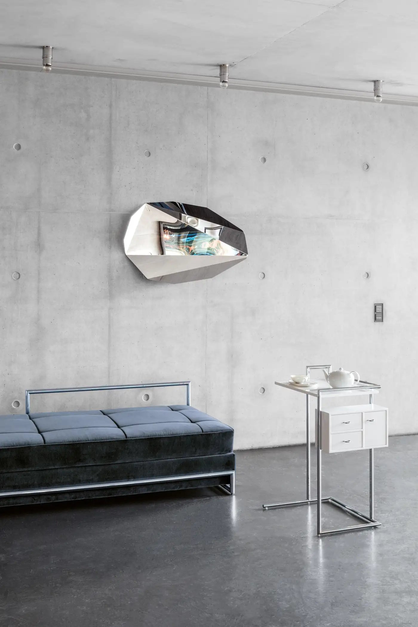 Customizable Grand Daybed Eileen Gray for ClassiCon