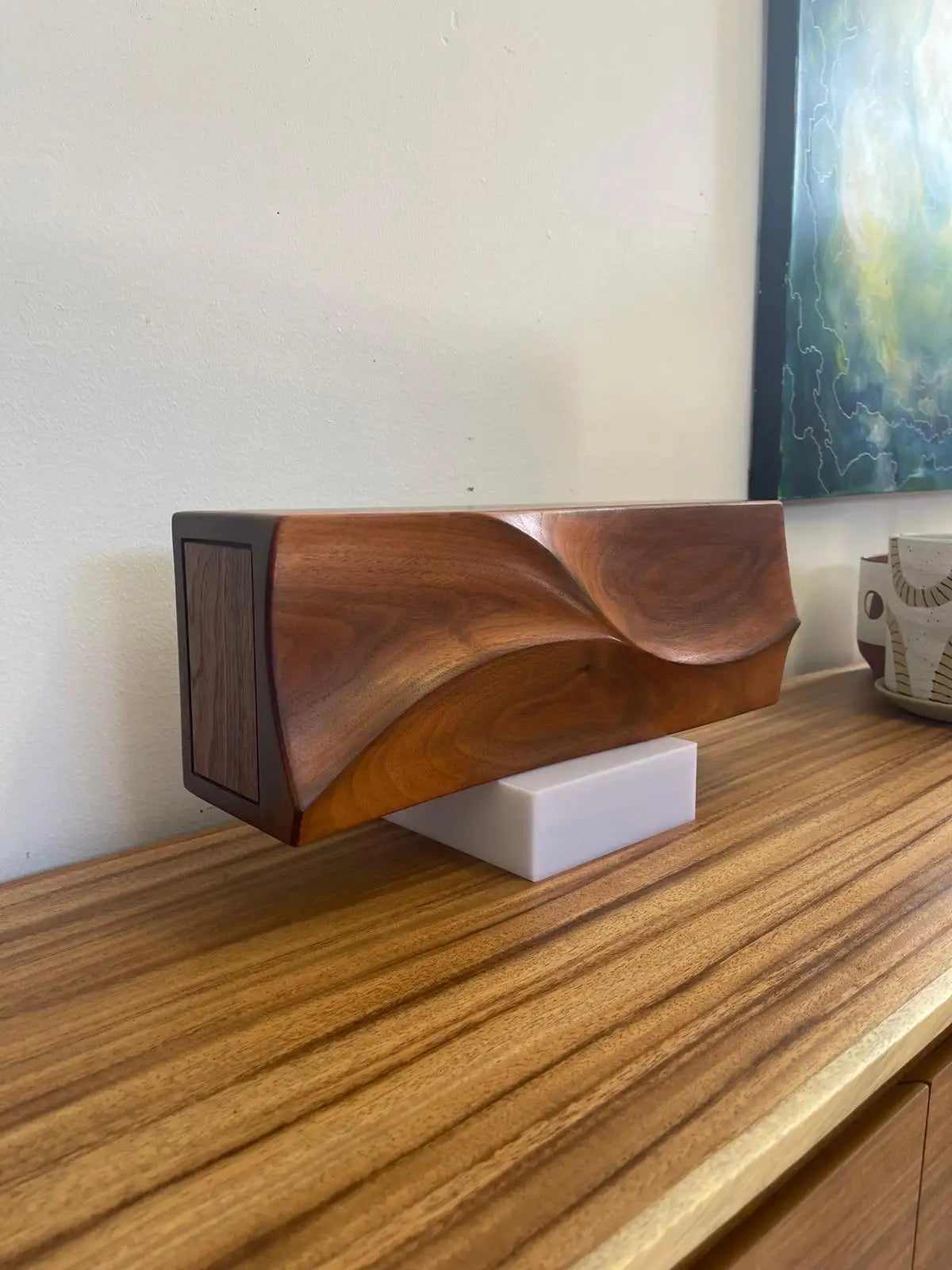 Винтидж декоративно подписано дърворезбовано произведение на художествена галерия за стена